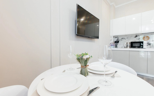 Red Art Light Mario Apartments