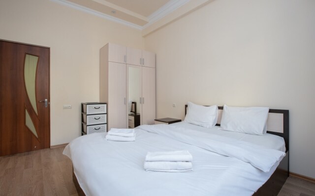 On Yekmalyan Str. 1-9/2 Apartments