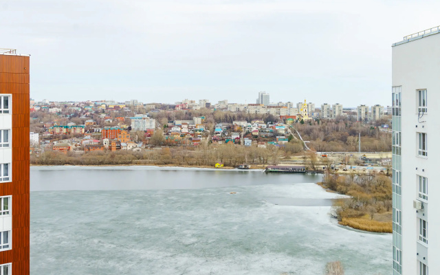 Na 24 Etazhe S Panoramnym Vidom Na Dve Reki Flat