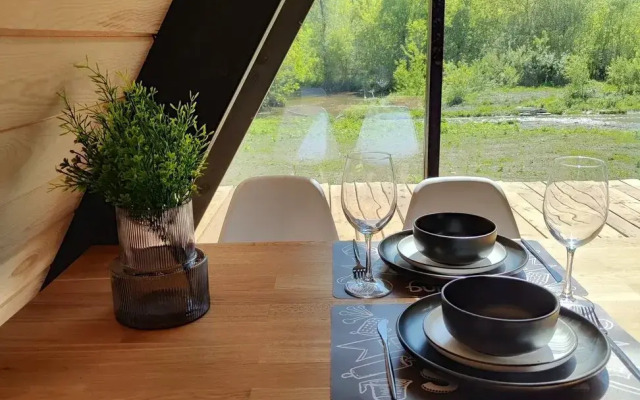 Шале двухэтажный А-фрейм с панорамным остеклением и террасой