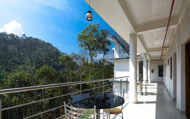 Hostess Thekkady Hotel