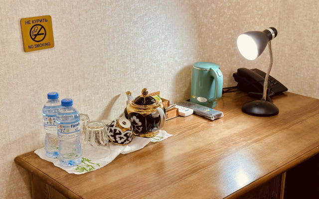 Ayvan Plaza Hotel