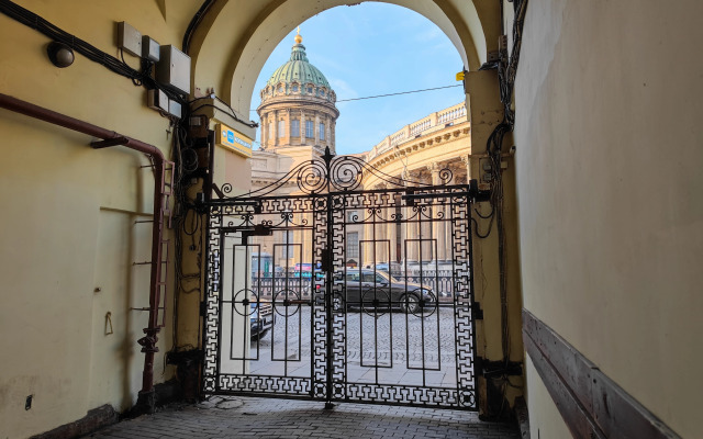 Апартаменты Камелот с шикарным видом на Невский проспект