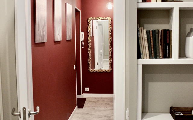 Red Literaturnaya Atmosfera Apartments