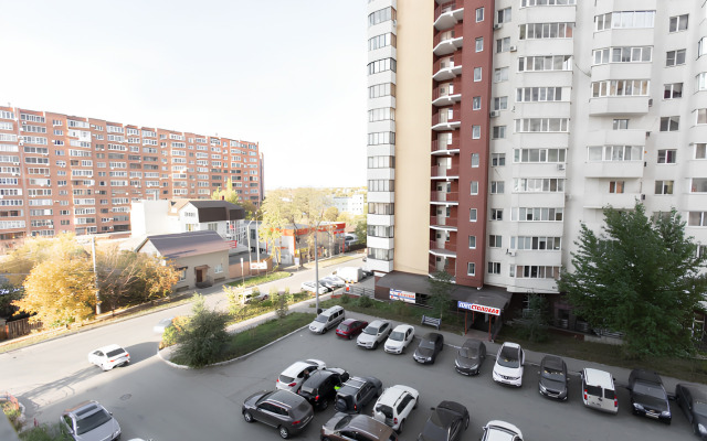 Na Revolyutsionnoy 3 Apartments