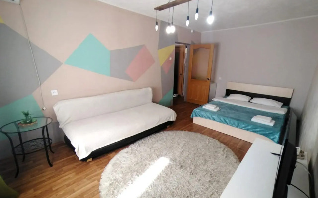 Na Entuziastov 37 Apartments