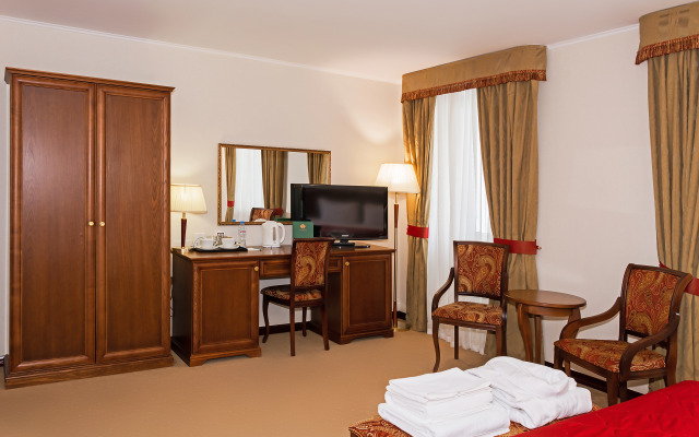 AZIMUT Hotel Tambov 4*