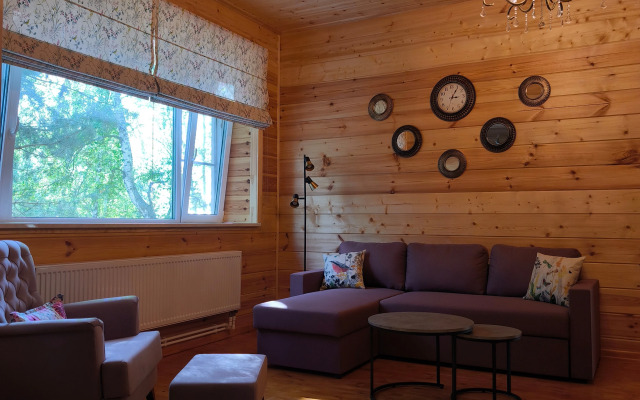 Частный дом Дом для семьи и небольшой компании