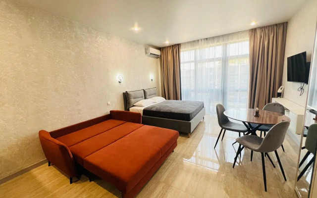 Uyutnye apartamenty s vidom na basseyn Apartments