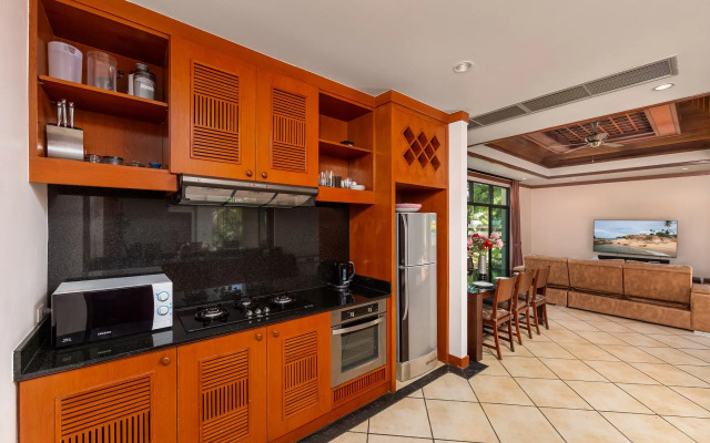 Traditional Thai 2BR in Baan Bua Estate Villa