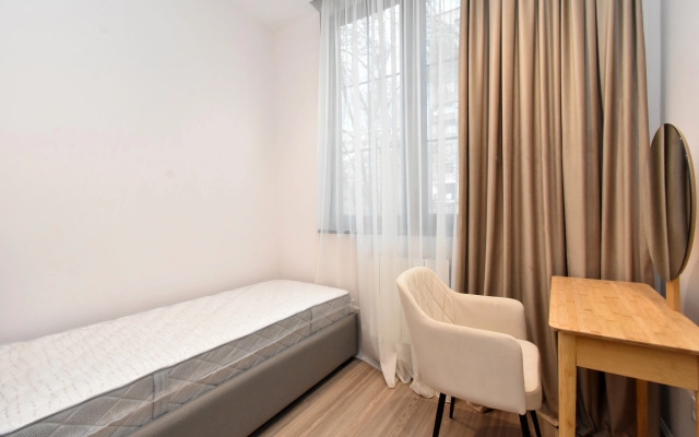 3-Komn. Kvartira na Ul. Zakyana, Za222 Flat