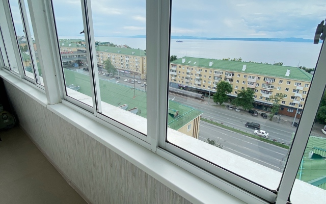 Na Prospekte 100letiya 46a S Vidom Na More Apartments