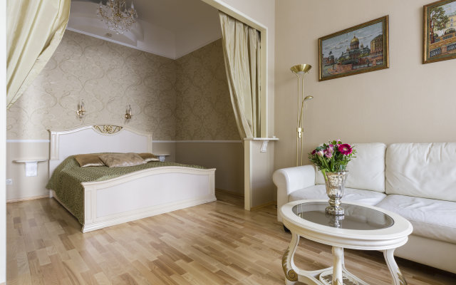 Апартаменты Life Inn near Hermitage