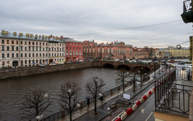 Апартаменты С видом на набережную Фонтанки