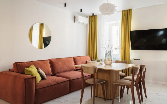 Трехкомнатная Квартира в Центре с Новым Ремонтом