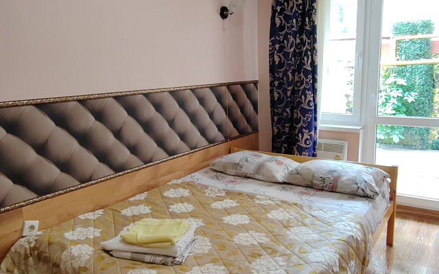 U Plyazha Guest House