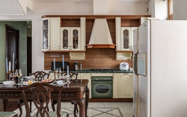 4-room apartment with Parking near the Kremlin
