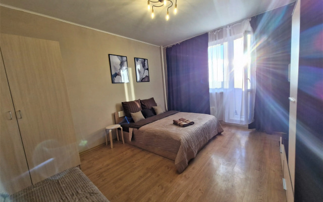 Khoroshaya kvartira na Institutskoy Flat