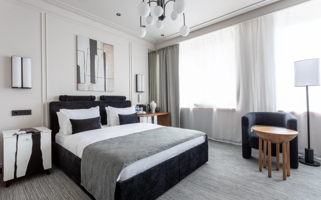 Select Hotel