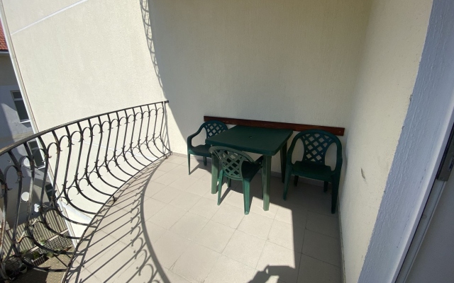 Апартаменты 201 Колхозная 9