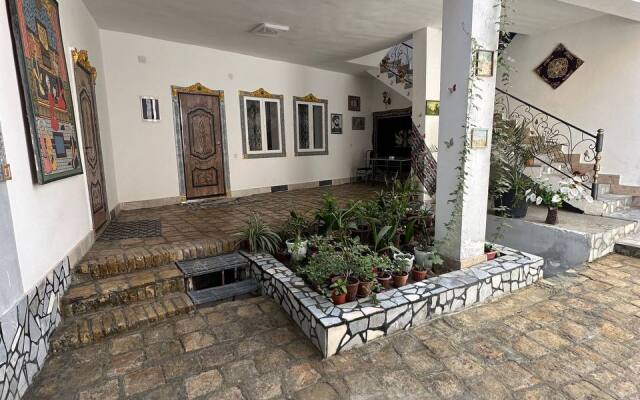 Baxshillo Guest house