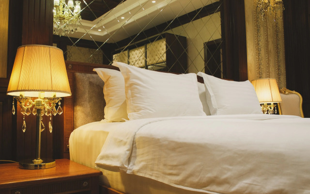 Monday Royal Apart Hotel