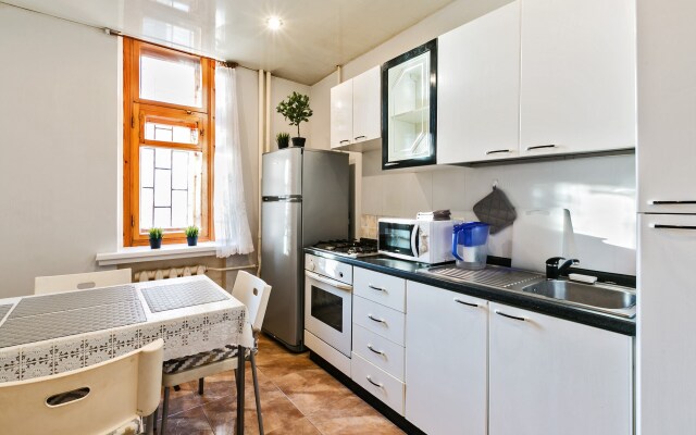 Na Prospekte Kutuzova 21 Apartments