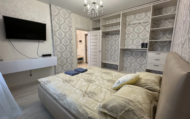 Na Ulitse Pavshinskiy Most 1/4 Flat