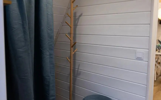 Частный дом в Стиле A-Frame на Берегу Озера