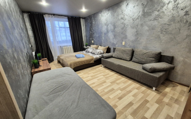 Ryadom S Yaroslavskim Shosse U Pushkinskogo Polya Flat