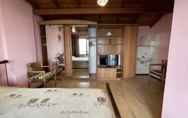 Dvukhetazhny Na Ulitse Drazhinskogo 33 Private house