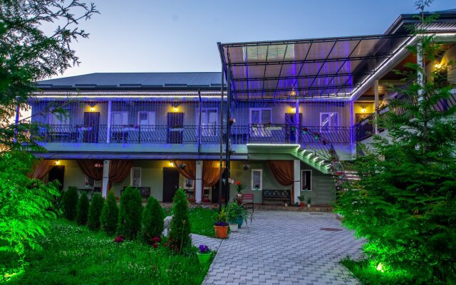 Yolka Hotel