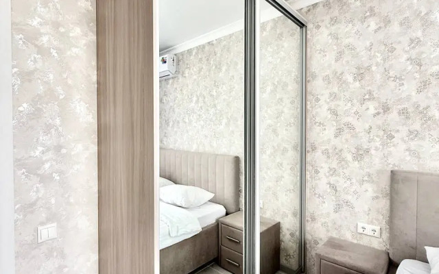 21 V Zhk Raz Dva Tri Flat