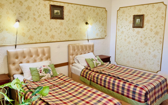 Отель Гостиничный рыболовно-охотничий комплекс Александровский Причал