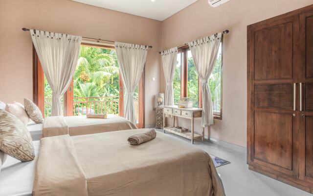 Blue Swing Villa