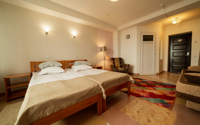 Mayak na Aivazovskogo (do 2023 Shanghai 2) Guest House