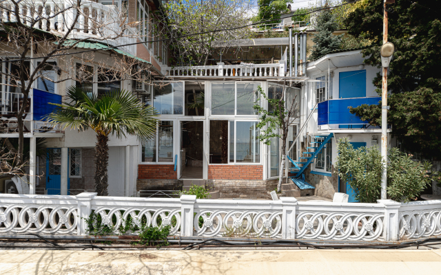 Dvorik U Prichala Guest House