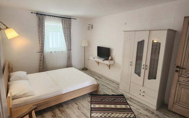 Tarcin Alacati Otel