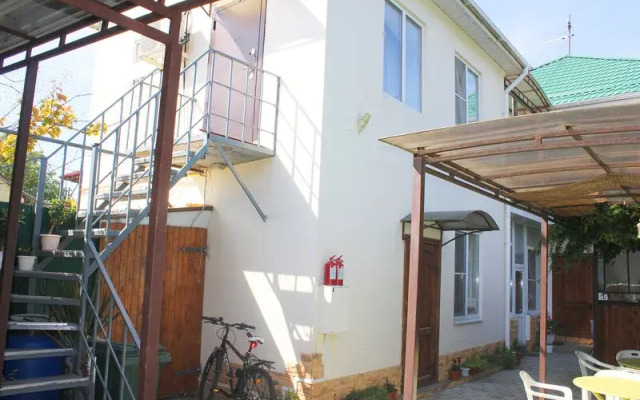 Elina Guest house