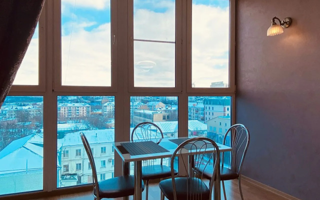 V Tsentre Goroda V Novom Dome Flat