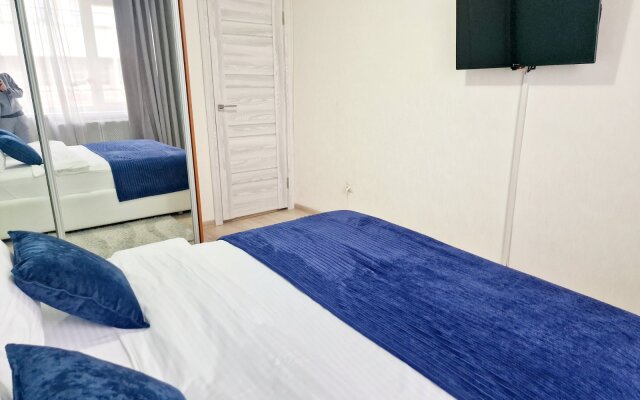 Dvuhkomnatnye Centr, u ploshchadi Pobedy,CHernyahovskogo 12A,Kolibri#12A Apartments
