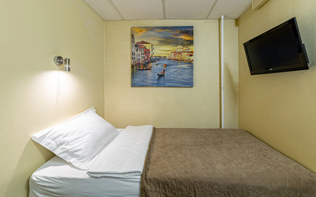 Mini Hotel Kashirskiy - Hostel