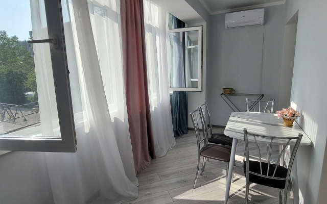 Dvukhkomnatnaya V Tsentre Gagry Flat