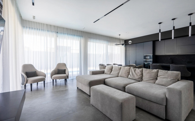 Частный дом 2-х этажный коттедж с дизайнерским ремонтом