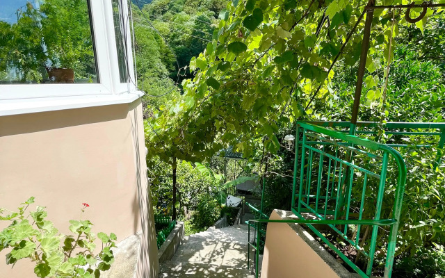 Na Bestuzheva Marlinskogo Guest House