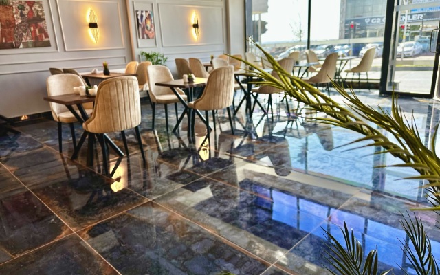Skymoon Airport Hotel