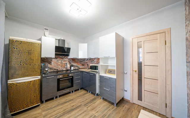 Апартаменты Apart Sharing на 65-летия Победы 1/11