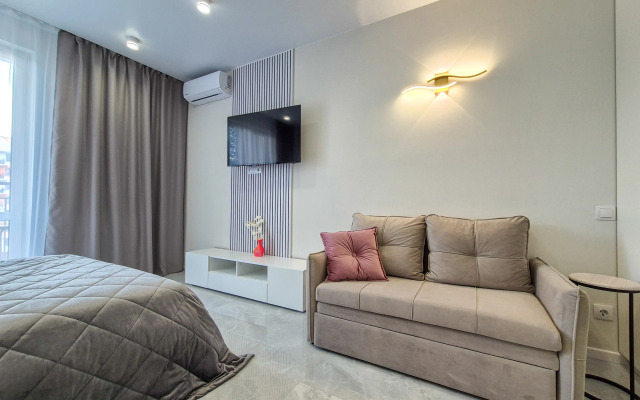 Svetlaya studiya s balkonom na 9 etazhe Flat