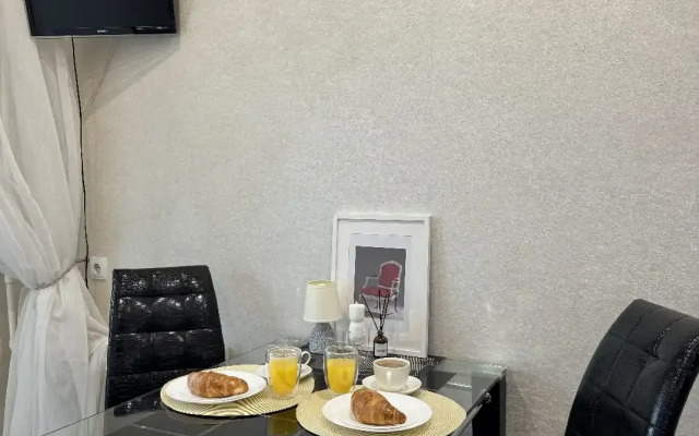 Sovremennaya kvartira v mikrorayone Gomzovo Flat