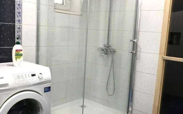 V Kommunalnom Pereulke 3 Flat